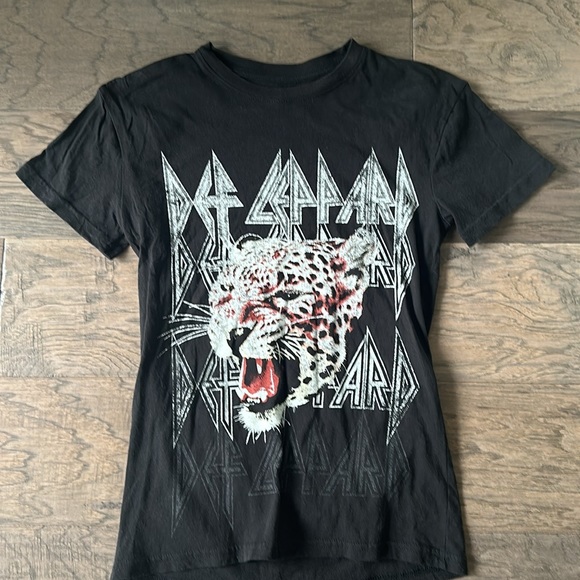 Set of 3 Def Leppard Graphic Women's Tops-all XS - Picture 5 of 8